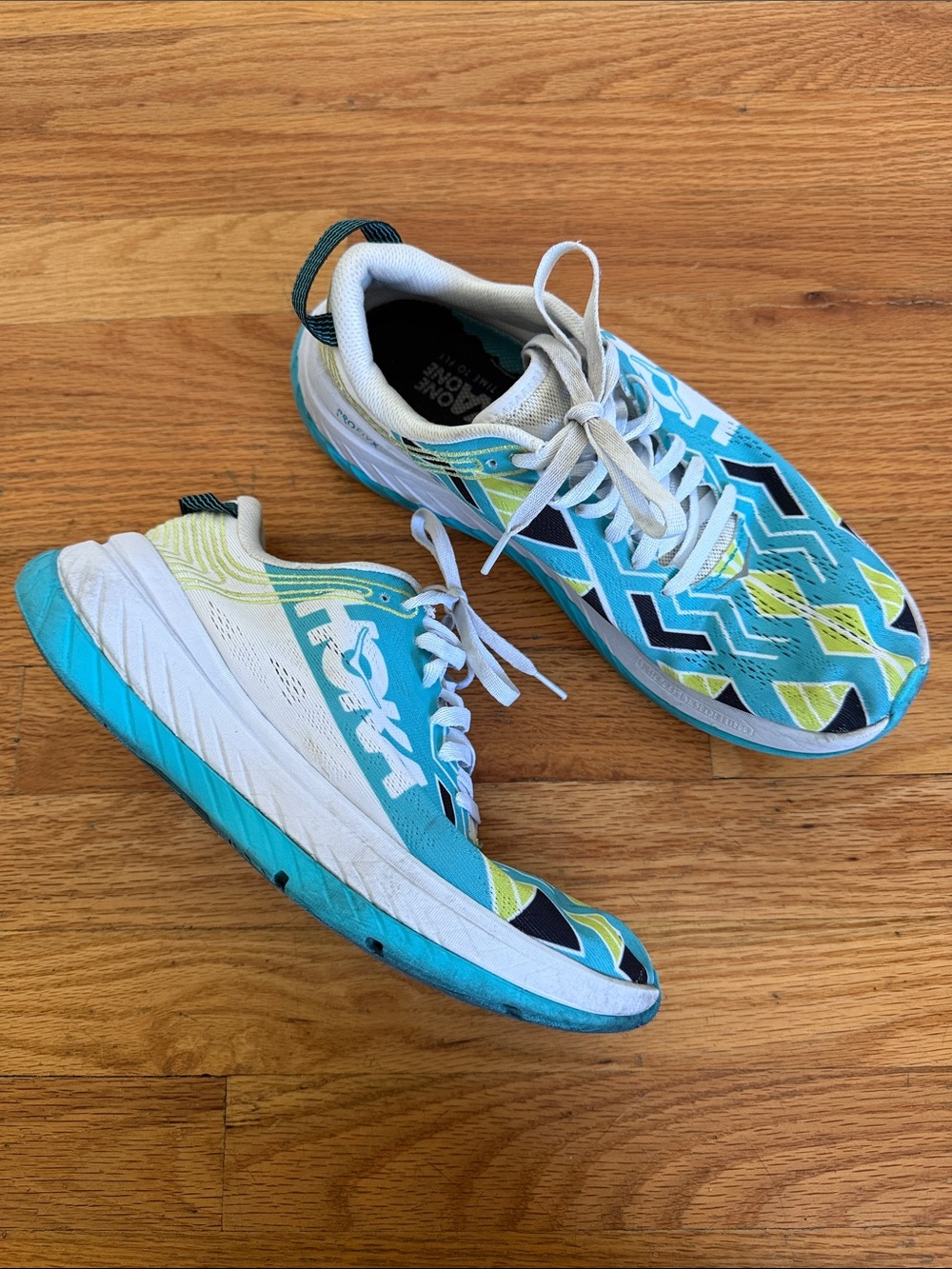 Hoka One One Kona Carbon X All Gender Running Shoe Sea Blue White EU 42